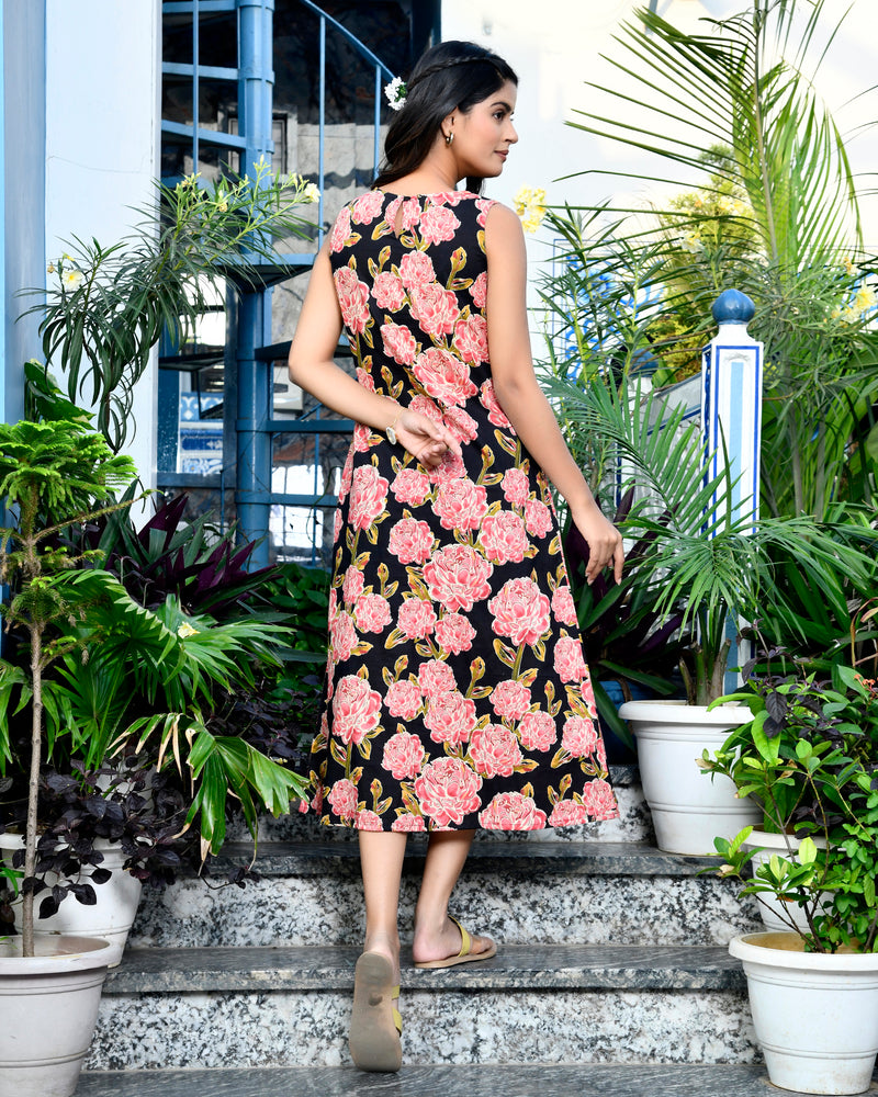 Black Sleeveless Boat Neck Dress